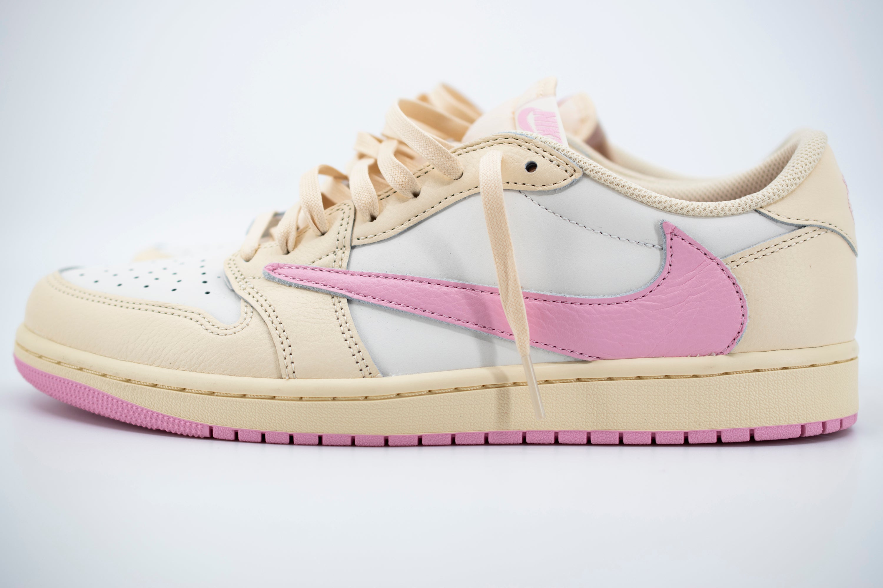 USED Travis Scott X Jordan 1 Retro Low OG SP "Shy Pink"