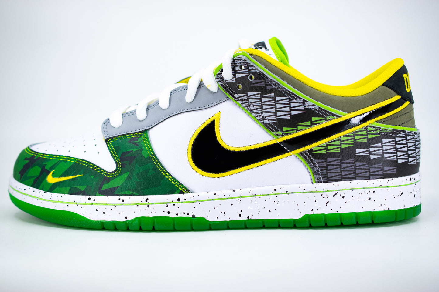 Nike Dunk Low "What The Duck" Away